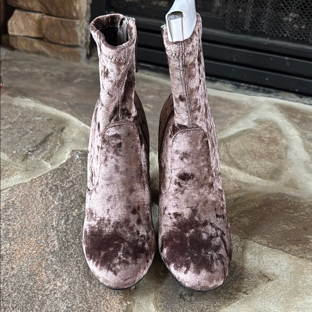 Steve Madden Gaze crushed velvet velour block heel ankle socks booties mushroom - Picture 5 of 8